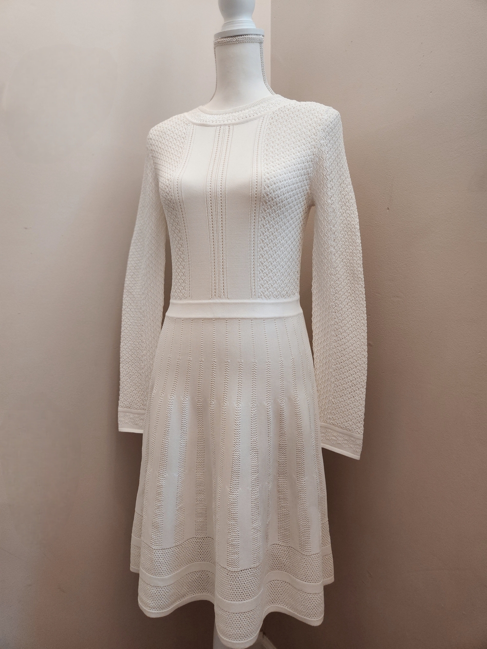 BCBGMaxAzria Cream Textured Long-Sleeve Fit-and-Flare Dress